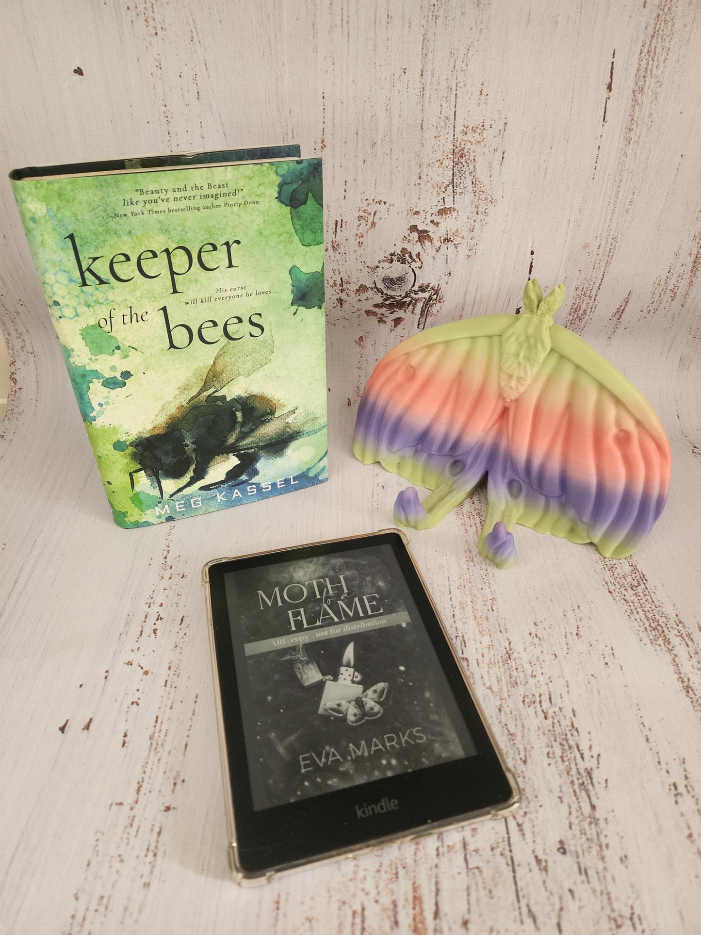 Luna Moth Kindle Holder