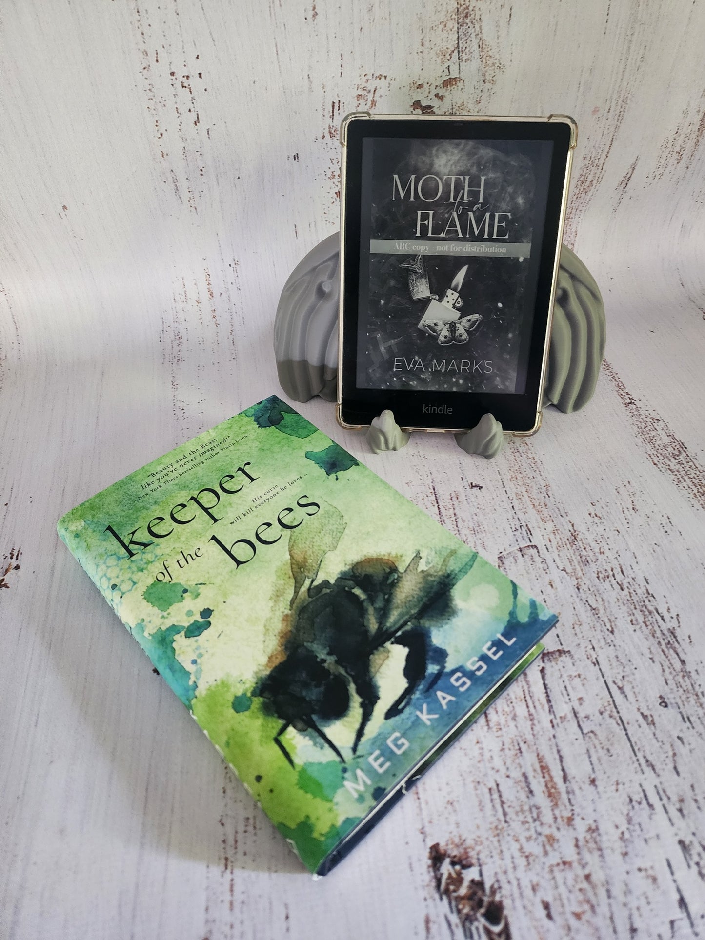 Luna Moth Kindle Holder